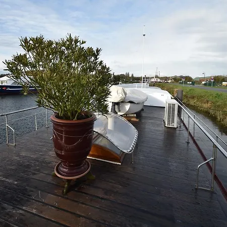 Hotel en barco Sur La Somme A Bord De La Peniche Formigny