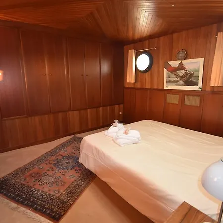 Sur La Somme A Bord De La Peniche Formigny Hotel en barco Saint-Valery-sur-Somme